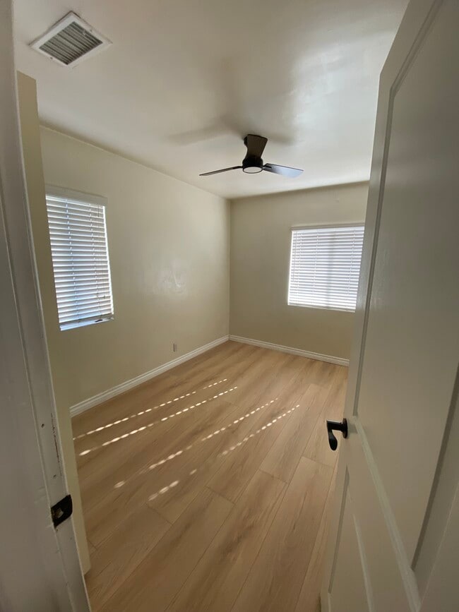 Photo - 10262 S Van Ness Ave Unit 10262