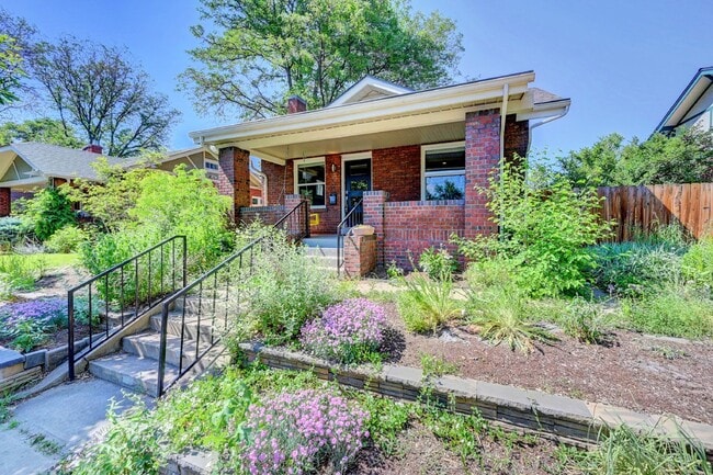 Building Photo - $3,950 - Charming and Updated 4 bed, 3 bat... Rental