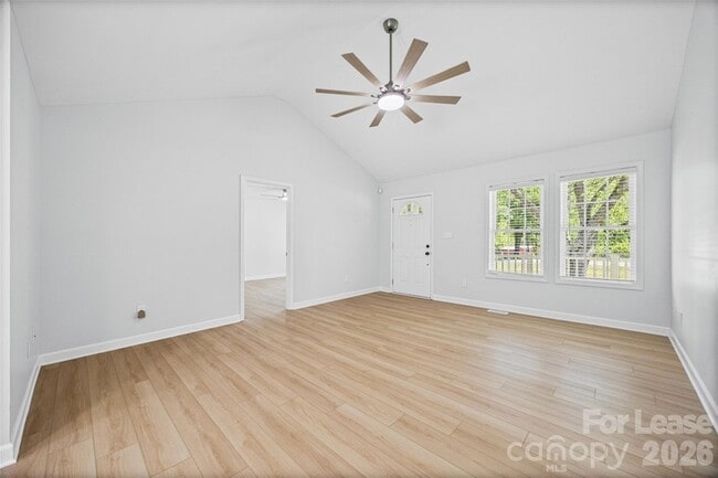 Photo - 425 Griggs Rd