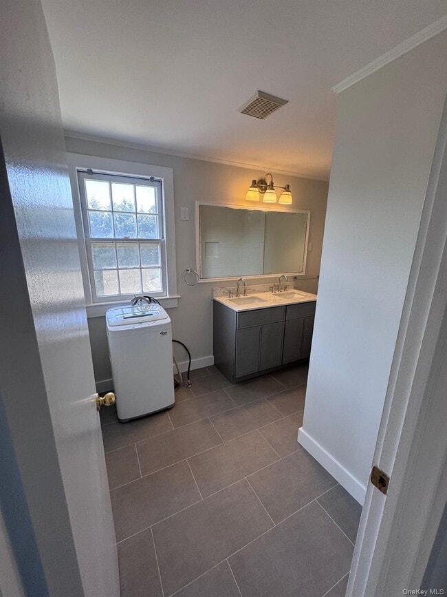 Photo - 323 Mill Rd Unit PH