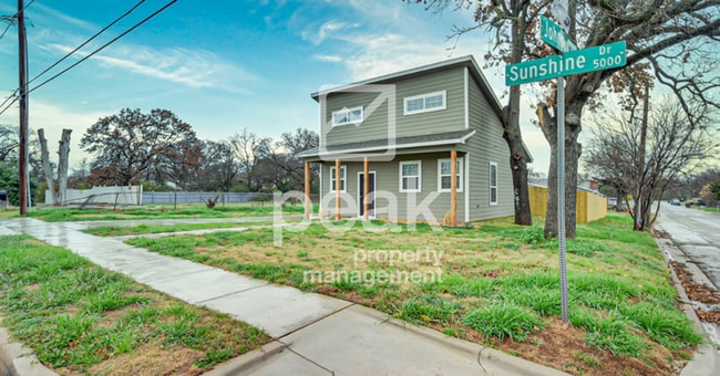 Photo - $1515! Beautiful Corner lot home in Fort Worth! Available NOW!
