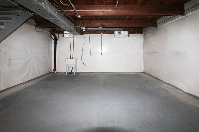 Photo - 912 Maybelle St NE Unit 914 Maybelle NE