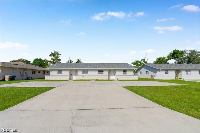 Photo - 1722 SW Santa Barbara Pl