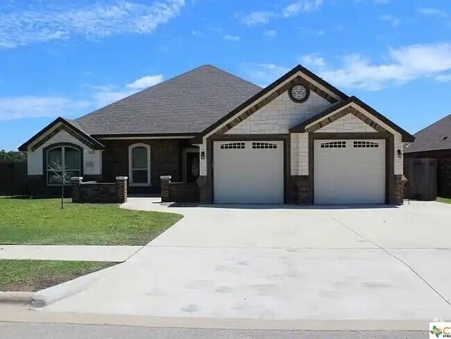 Building Photo - Beautiful Executive Home in Harker Heights...