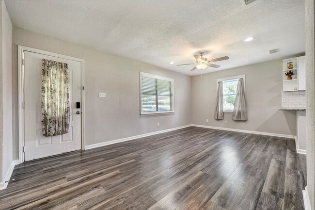 Photo - 7506 Bluebonnet St