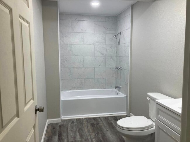 Photo - 1295 15th St SE