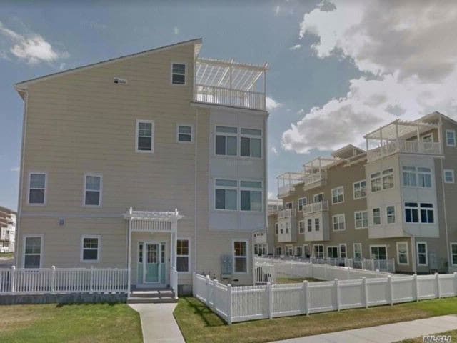 Photo - 192 Rockaway Beach Boardwalk