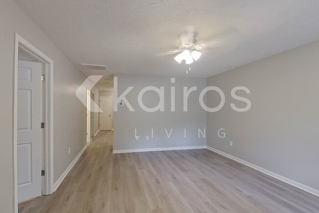 Photo - 170 Big Oak Cir