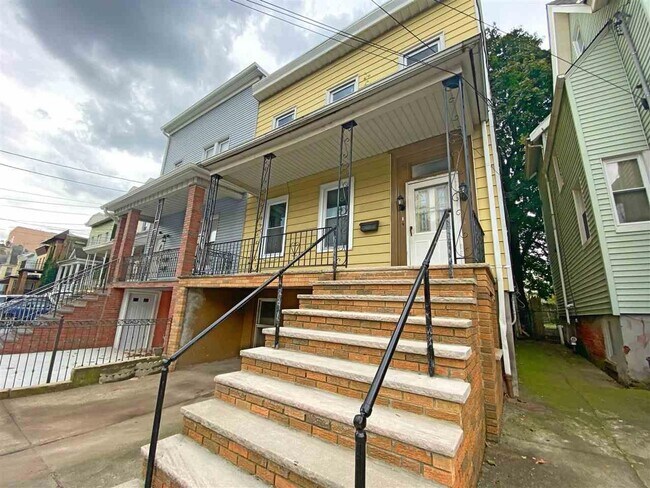 Photo - 41 Winfield Ave Condo