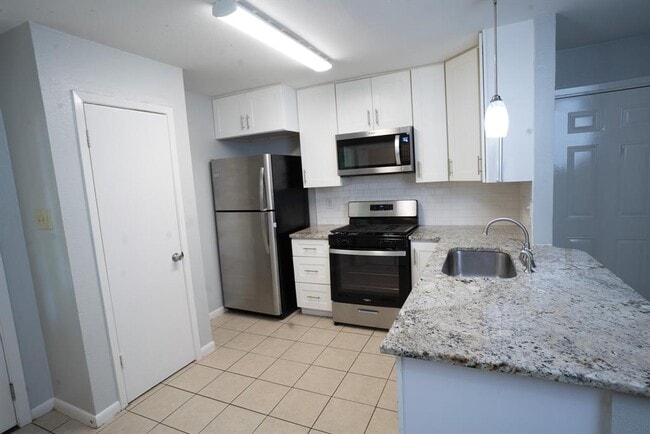 Photo - 9703 Roxanna Dr