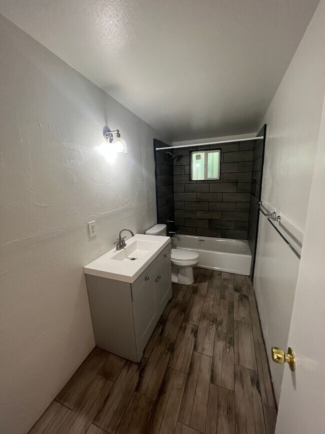 Photo - Recently Remodeled 2 Bedroom Duplex Apartment in Convenient Central Location