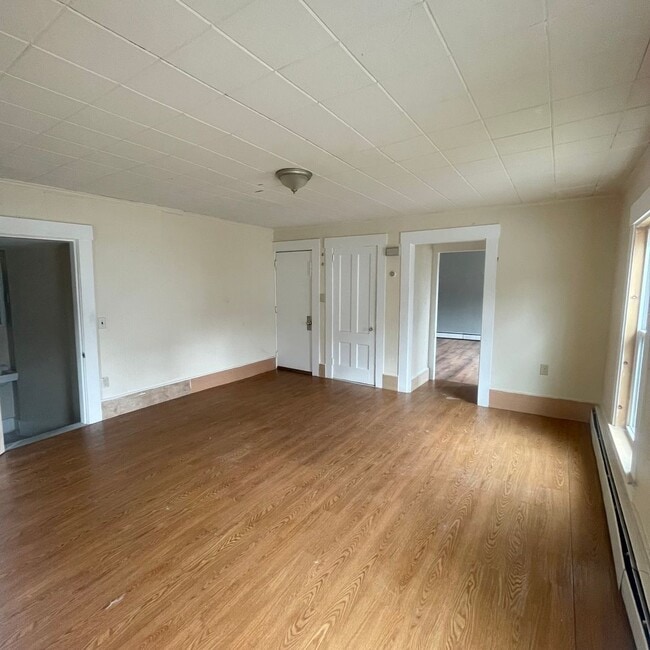 21 Pleasant St Unit 3