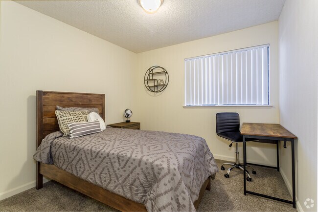 3BR, 2BA - 1,175SF