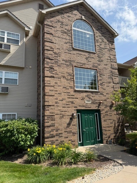 Building Photo - 330 Cunat Blvd Unit 3D