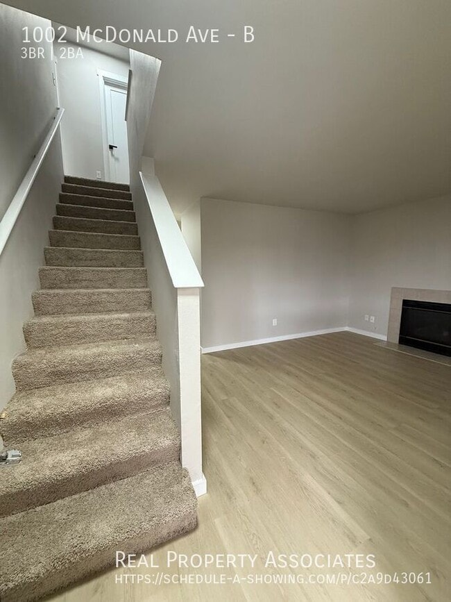Photo - 1002 McDonald Ave Unidad B