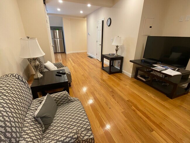 67 Temple St Unit 1A