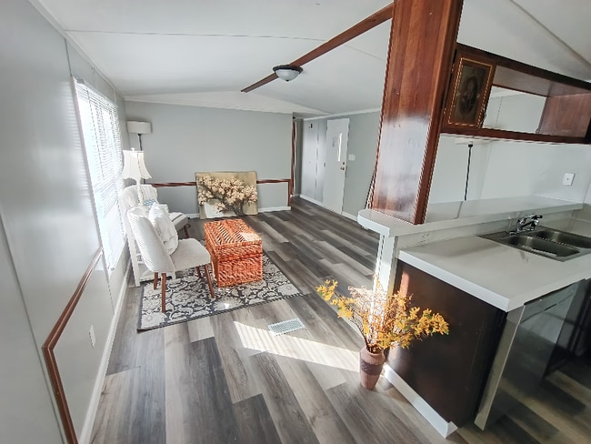 Photo - 29 Deerwood Park