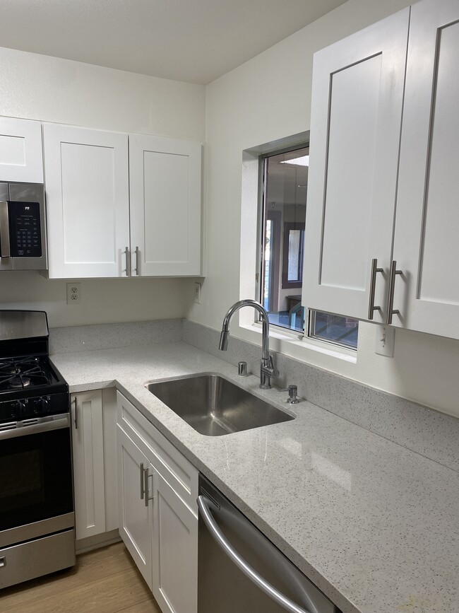 Photo - 7330 Eton Ave Unidad 102