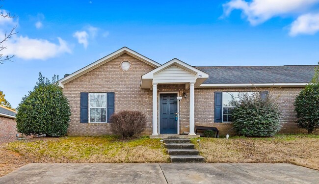 Large Fenced In Back Yard - Large Fenced In Back Yard House