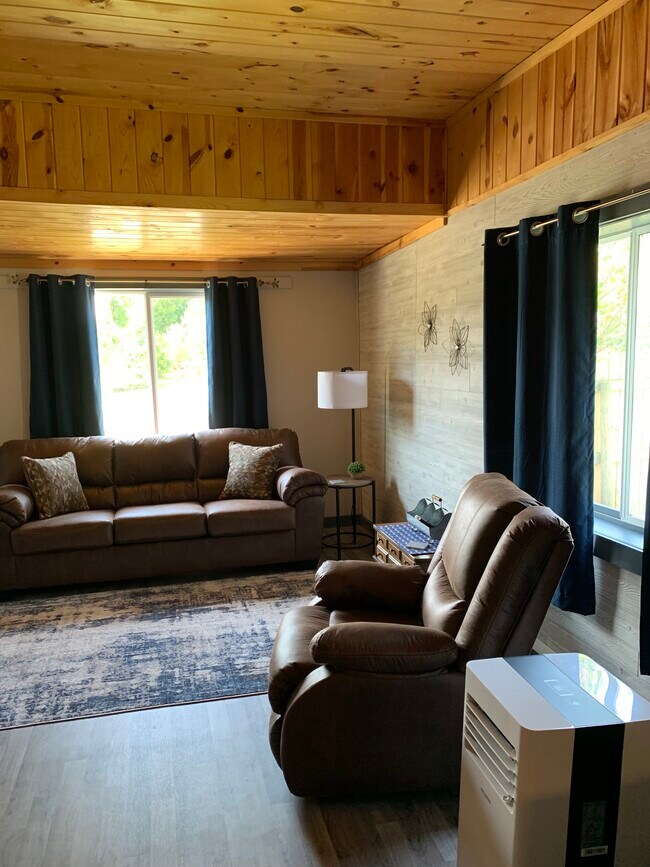 603 12 St NW Townhome Townhome Rental in Bemidji MN