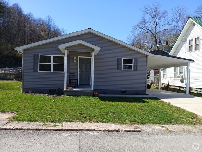 Building Photo - 2 bed, 1 bath house in Glenville, WV.