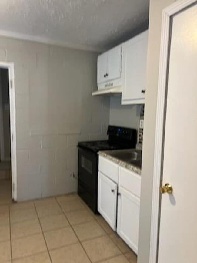 Photo - 2202 Roosevelt Ave