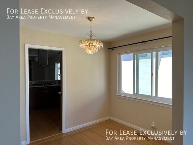 Photo - Gorgeous and updated 3/2 with bonus room S...