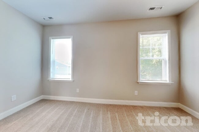 165 Lynnridge Dr