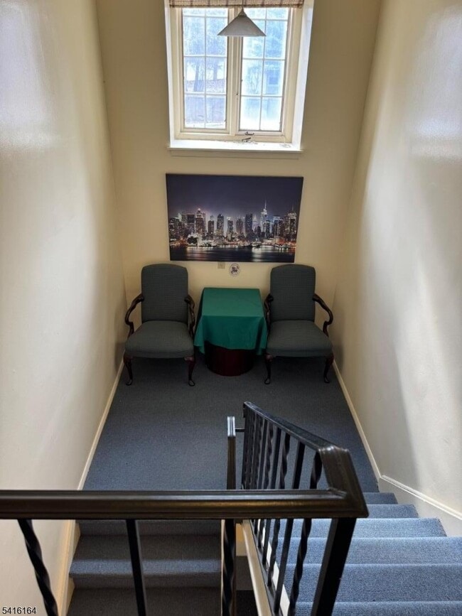 Photo - 8 N Mountain Ave