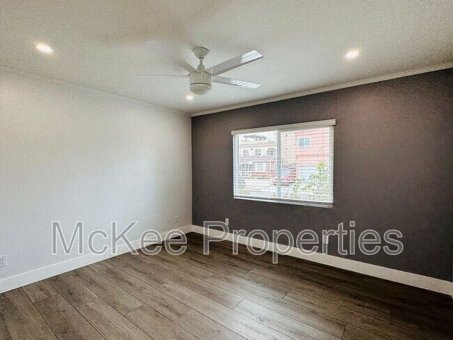 Photo - 1658 Cable St