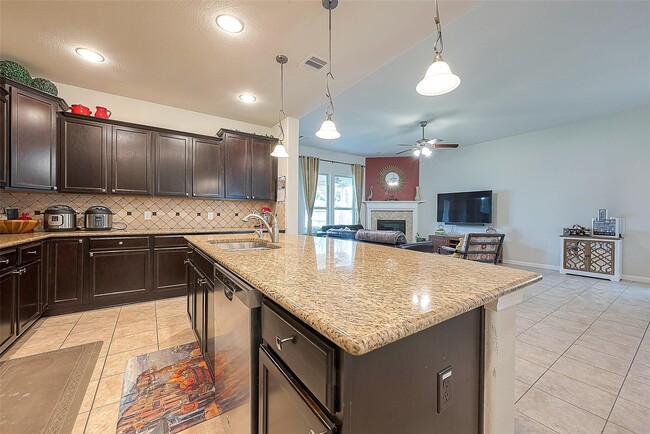 Photo - 15627 Huddleston Dr