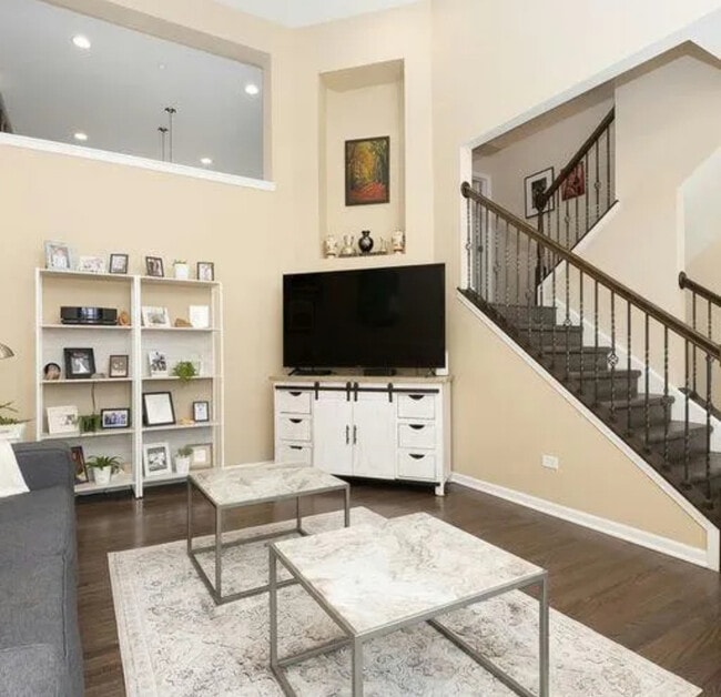 Photo - 2942 Madison Dr