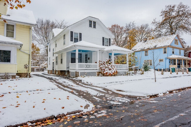 Building Photo - 57 Anthony St Unit 57