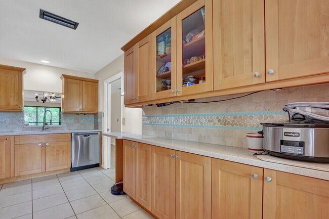 Photo - 2916 SW 22nd Cir Unit 202d