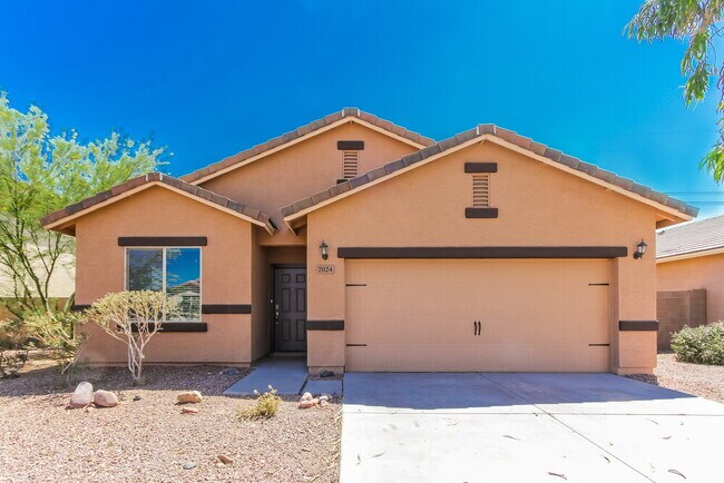 Photo - 7024 S 78th Dr House