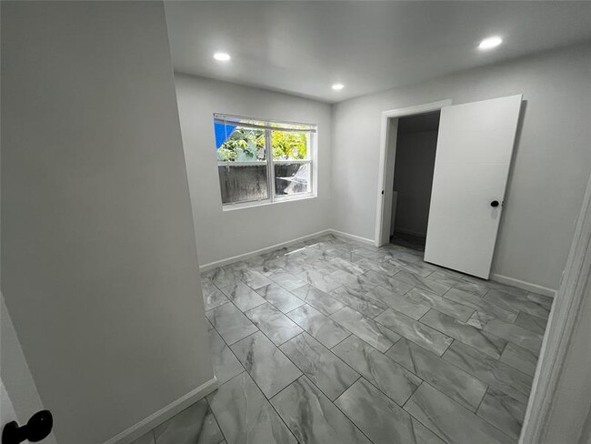 Photo - 136 NE 60th St Unit F
