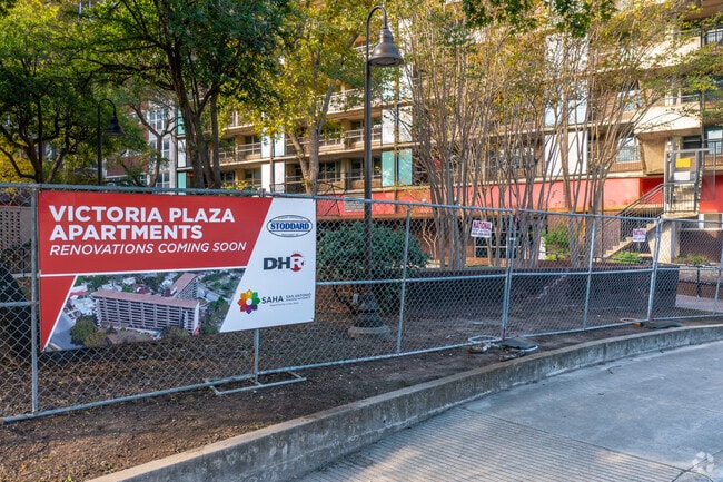 November 2022 - Victoria Plaza