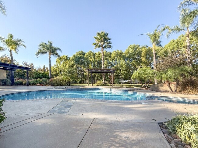 14212 Sandhill Rd