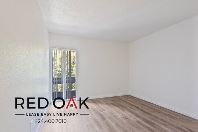 Building Photo - 17830 Sherman Way Unit 323