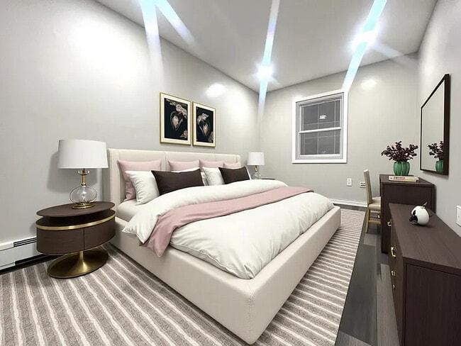 Photo - 825 Ashford St