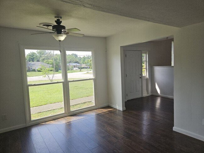 Photo - 619 Berwick Dr