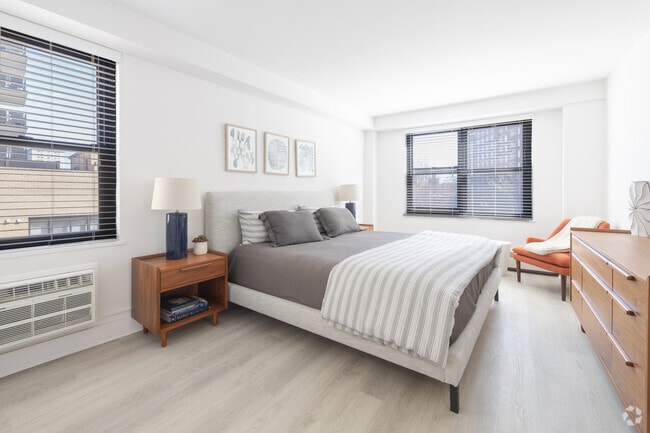 1BR, 1BA - 830SF - Primary Bedroom