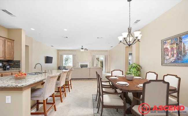 Photo - 5 Bedroom | 3 Bathroom House — Bakersfield (93314)