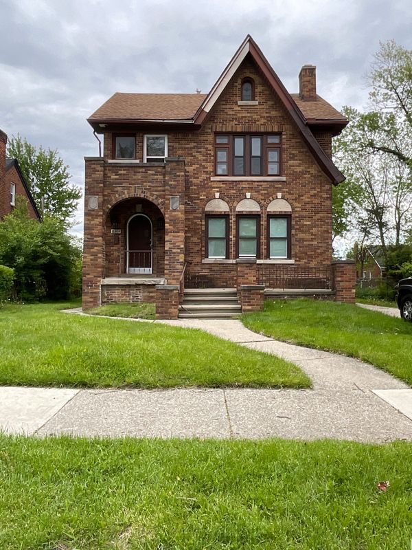 Building Photo - 15464 Gilchrist St