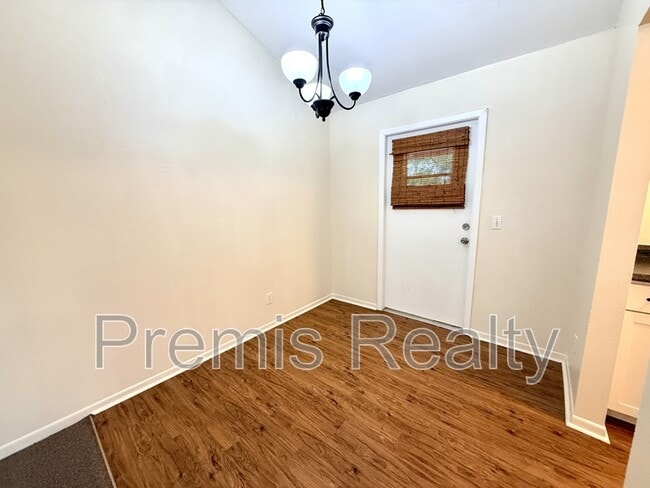 Photo - 1165 E Spruce St