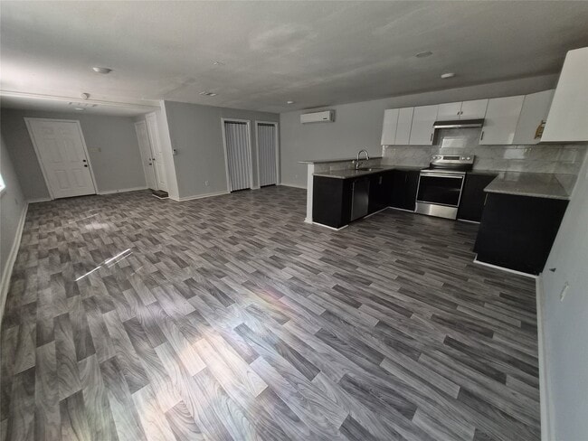 Photo - 12335 Roy Rd