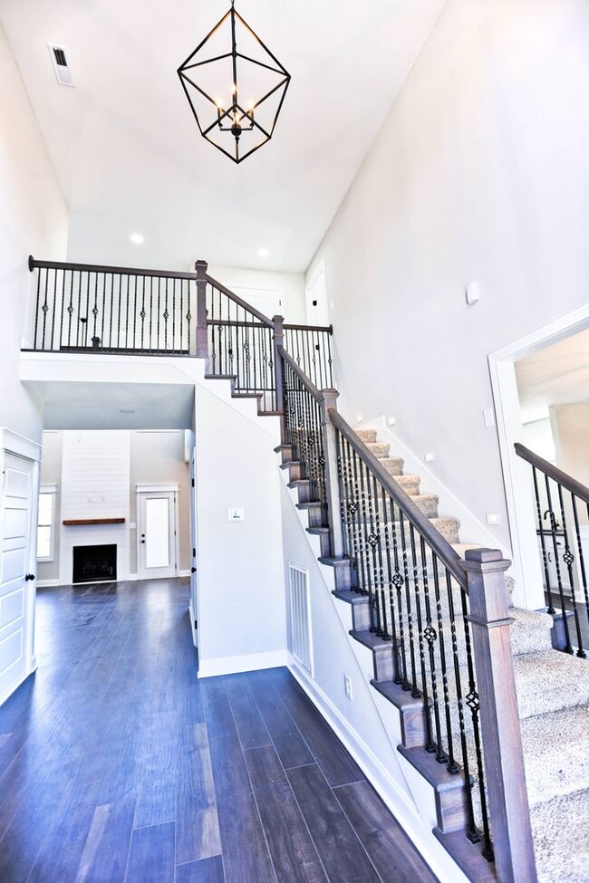 Photo - 851 Jersey Dr