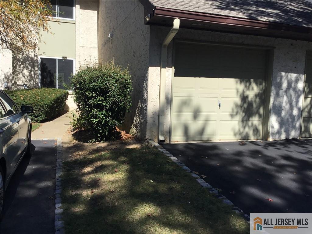 Photo - 95 Thoreau Dr