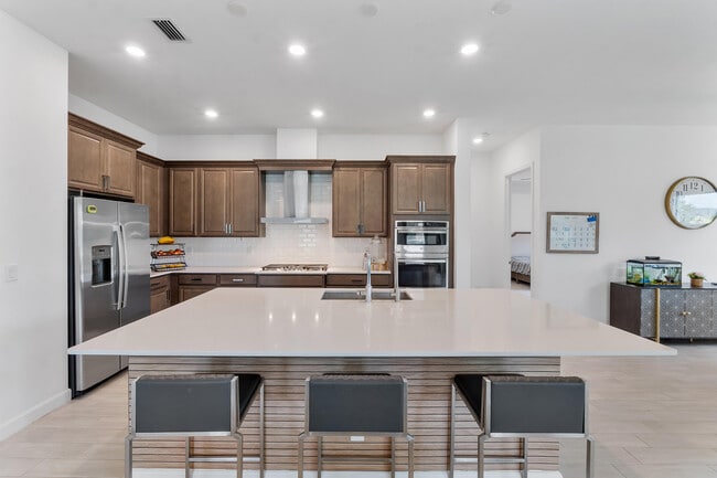 Photo - 19036 Broad Shore Walk