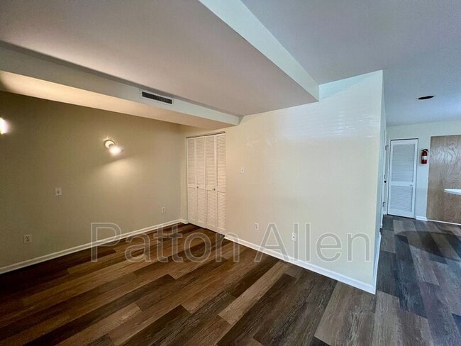 Photo - 35 Herron Ave Unit Apt 5